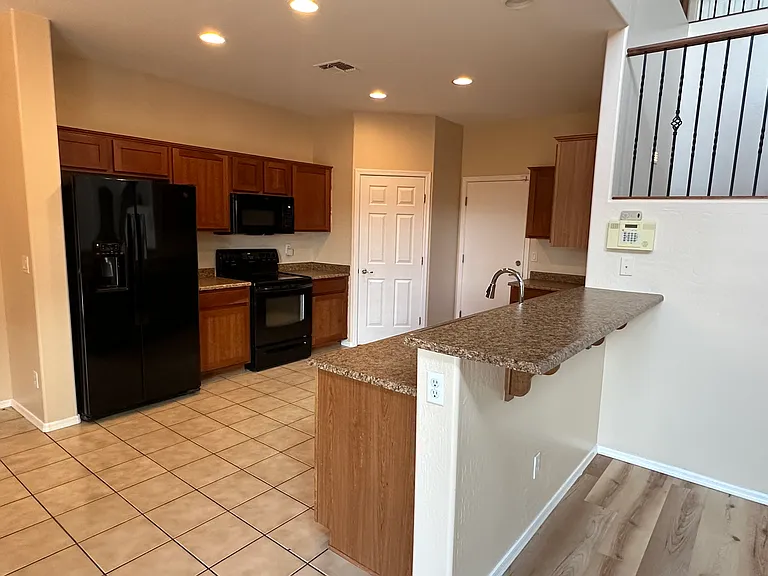 15902 W Fillmore St — Photo 5
