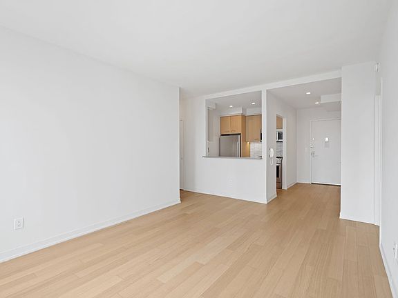 5th image of Columbus Pl #S41a