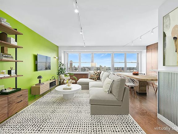 3rd image of 15 W 72nd St APT 36A
