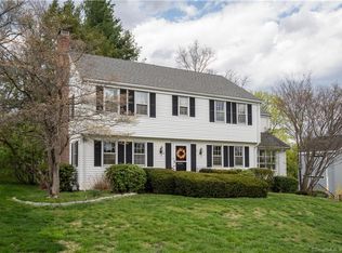 30 Pheasant Hill Dr, West Hartford, CT 06107