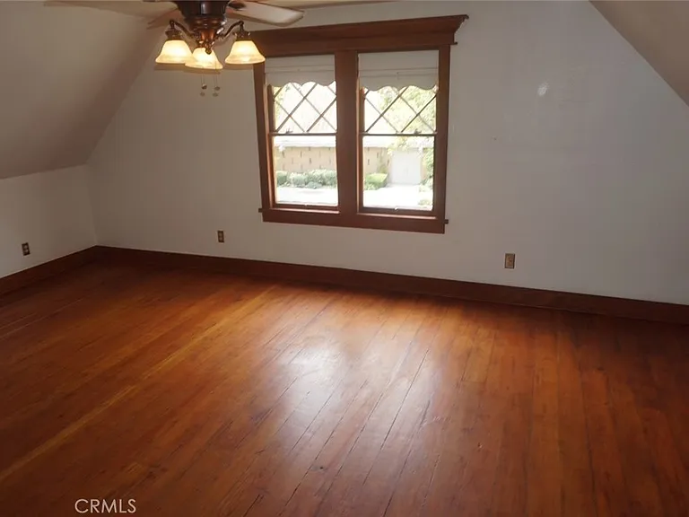 191 N Grand St — Photo 11
