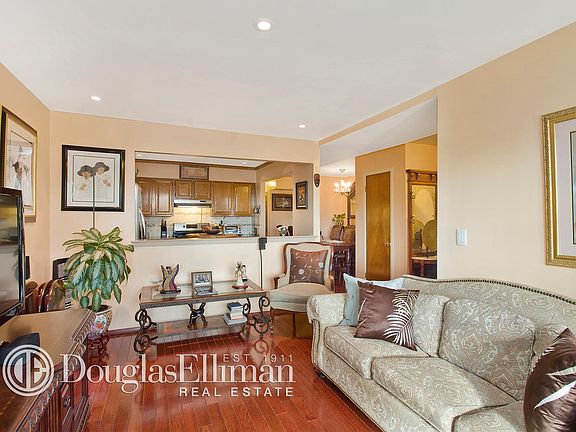 3rd image of 7929 Seaview Ave #3