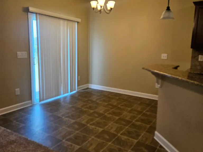 204 Twilight Dr — Photo 4