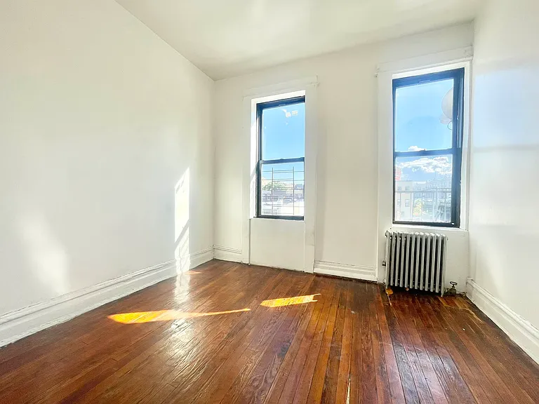 124 31st St #3R — Photo 6