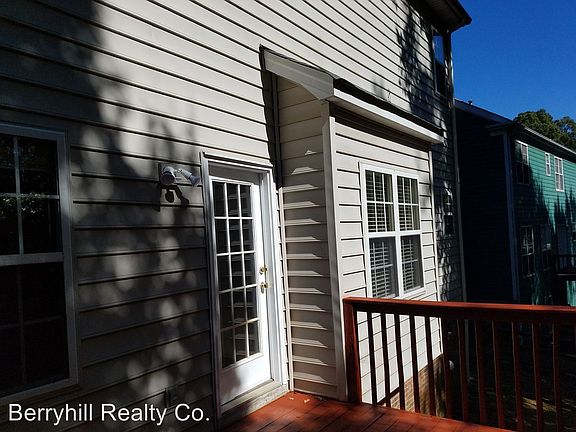 3rd image of 2406 Century Oaks Ln