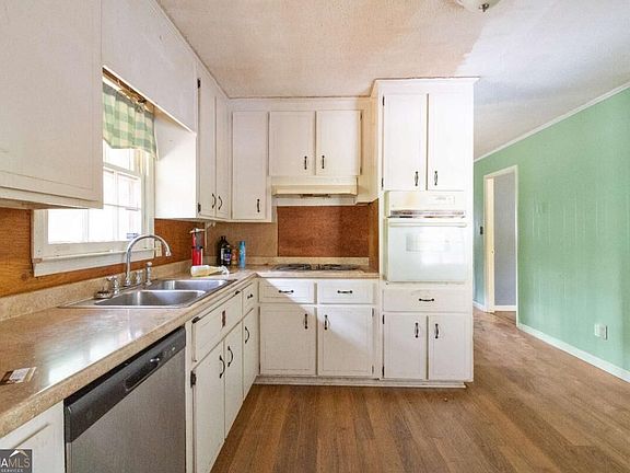 2nd image of 2255 Williams Ln