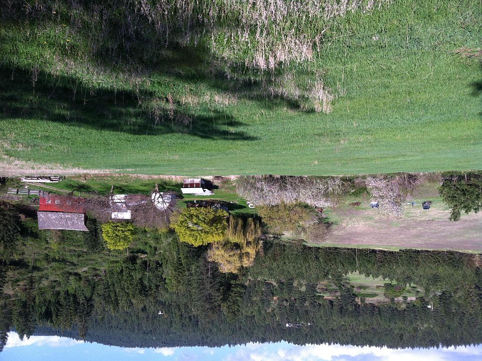 2nd image of 1466 S Carpenter Loop
