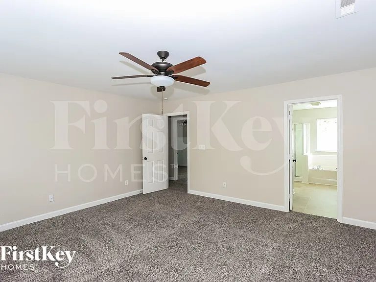 8601 Glade Ct — Photo 9