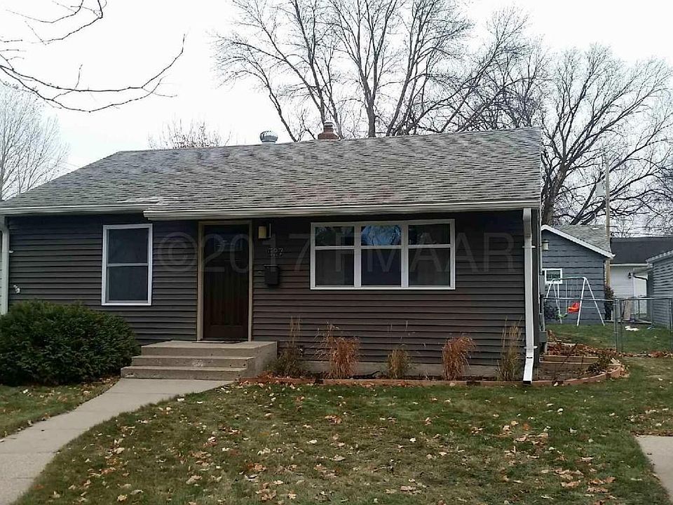2nd image of 1537 4th St N