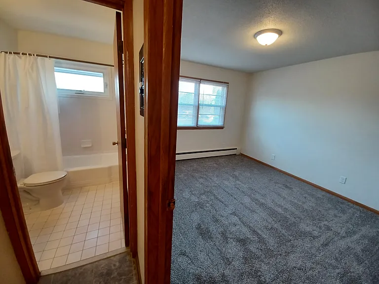 4707 University Ave NE — Photo 39