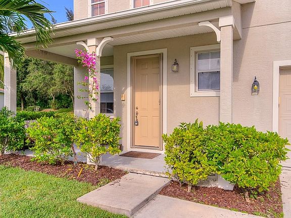 4th image of 671 Carriage Lake Way