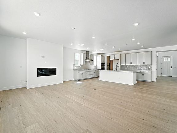 4th image of 16521 Black Rose Cir