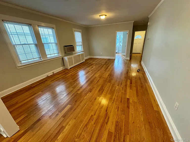 121 Lyon Pl — Photo 4