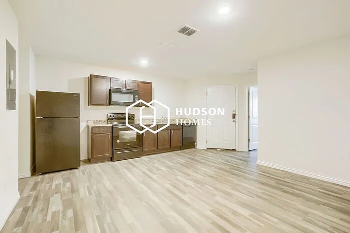 925 Burgan St #A — Photo 5