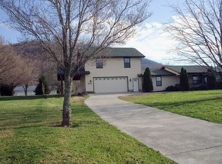 3249 Valley Home Rd, Sevierville, TN 37862
