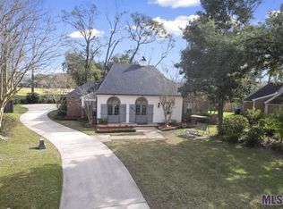 412 Shadow Oak Dr, Baton Rouge, LA 70810