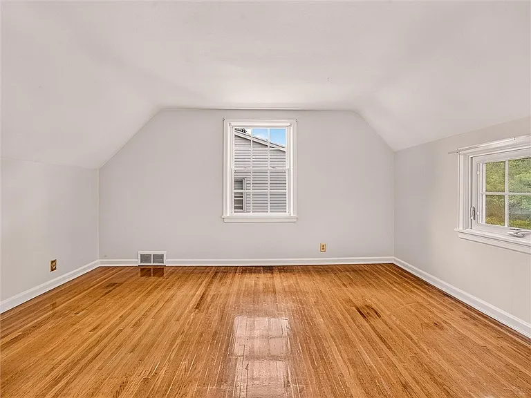 82 Clovercrest Dr — Photo 23