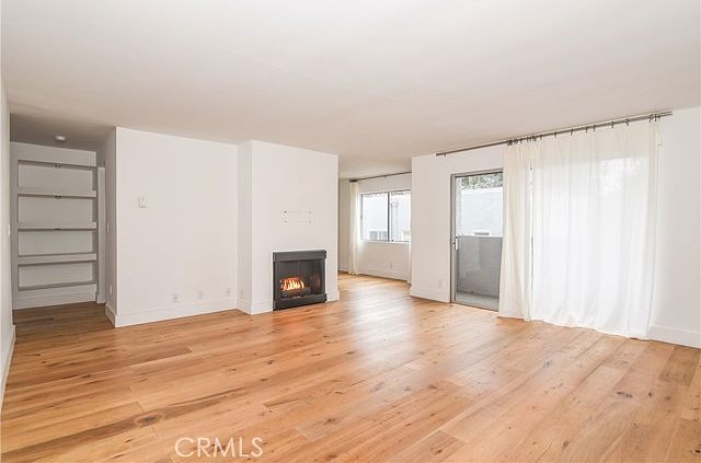 1st image of 811 1/2 6th St #208