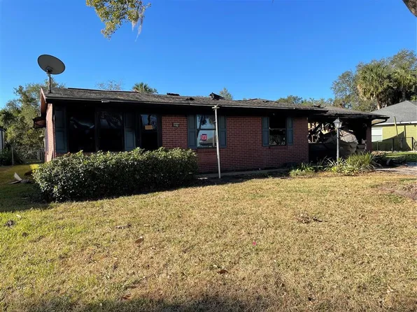 7152 Palm Ave, Leesburg, FL 34788
