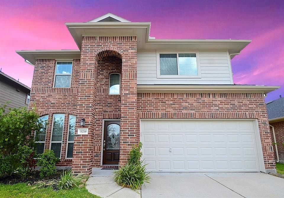 1st image of 15719 Whisper Woods Dr