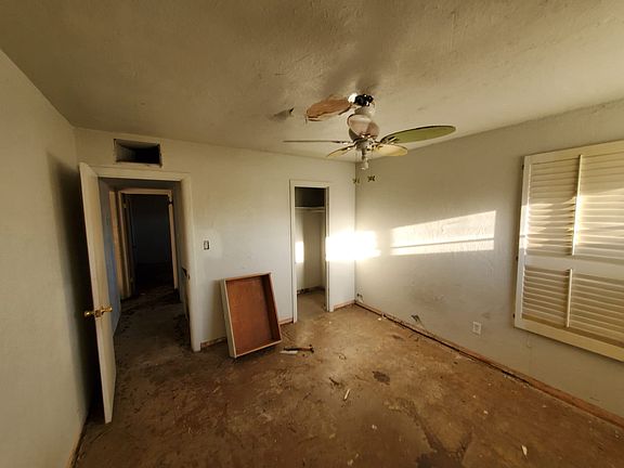 3rd image of 9241 S 1st Dr