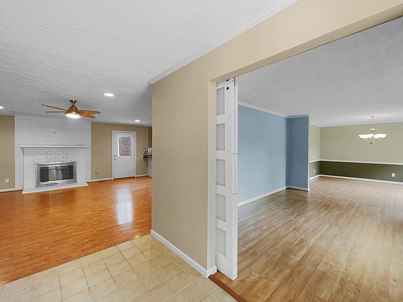 3rd image of 2825 Wakefield Dr