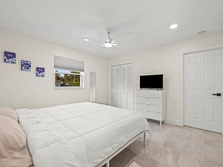 1260 Leslie Dr — Photo 7