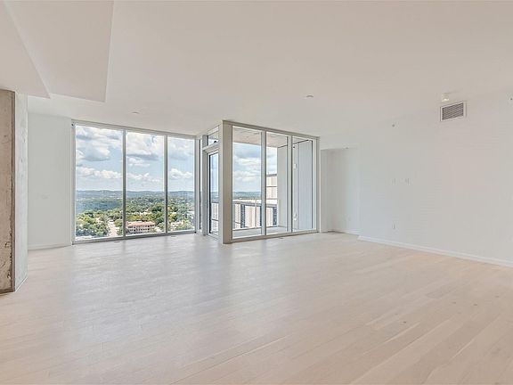 3rd image of 313 W 17th St #1904
