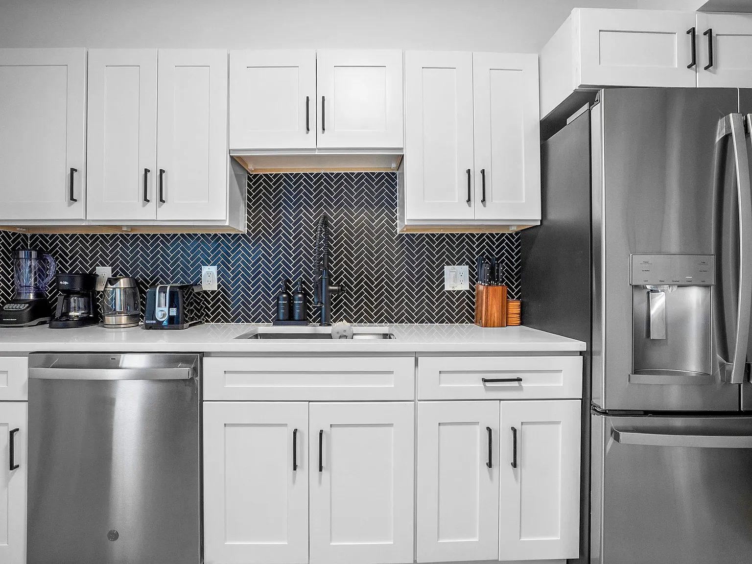 7 bed, $8,500 — Photo 4