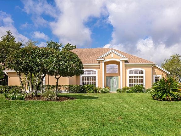 3rd image of 6903 Oak Glen Ct