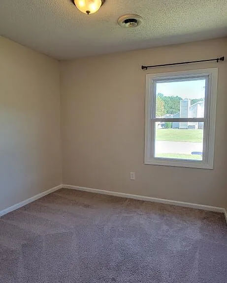 527 Raintree Cir — Photo 17