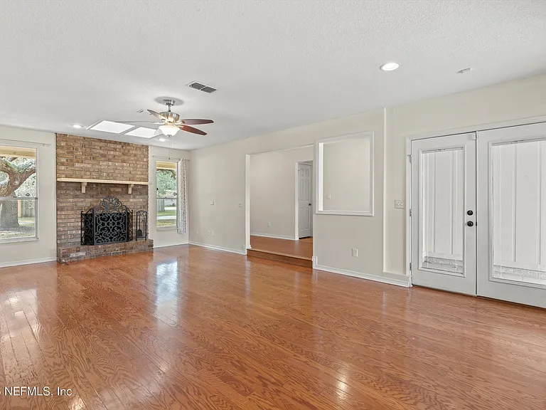 2619 Grafton Dr — Photo 7