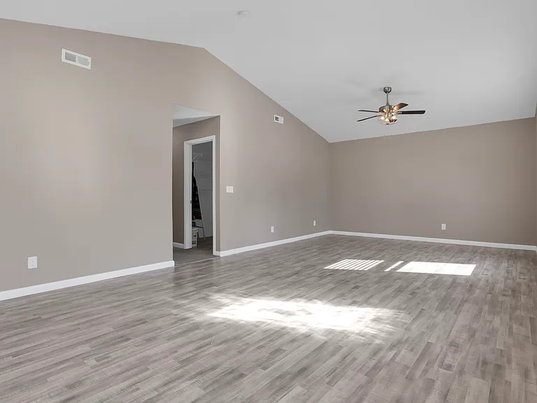 98 Burt Ave — Photo 10