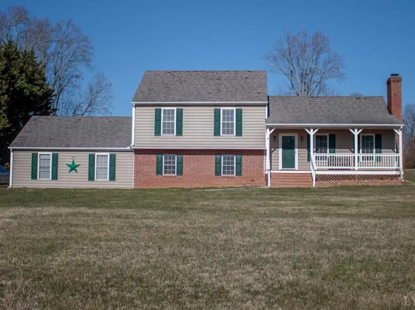 305 Chadwick Dr, Lynchburg, VA 24502