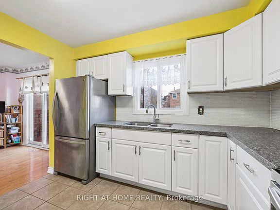 3rd image of 183 Ravenscroft Rd