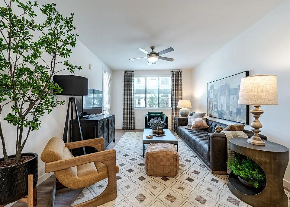 Solara Vista apartments community photo