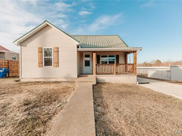 302 W 3rd St, Dixon, MO 65459