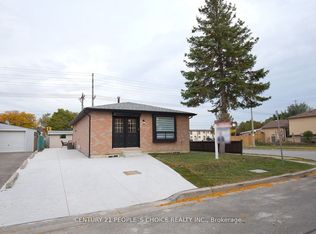 2 Betteridge Ln W, Toronto, ON M9V 4E8