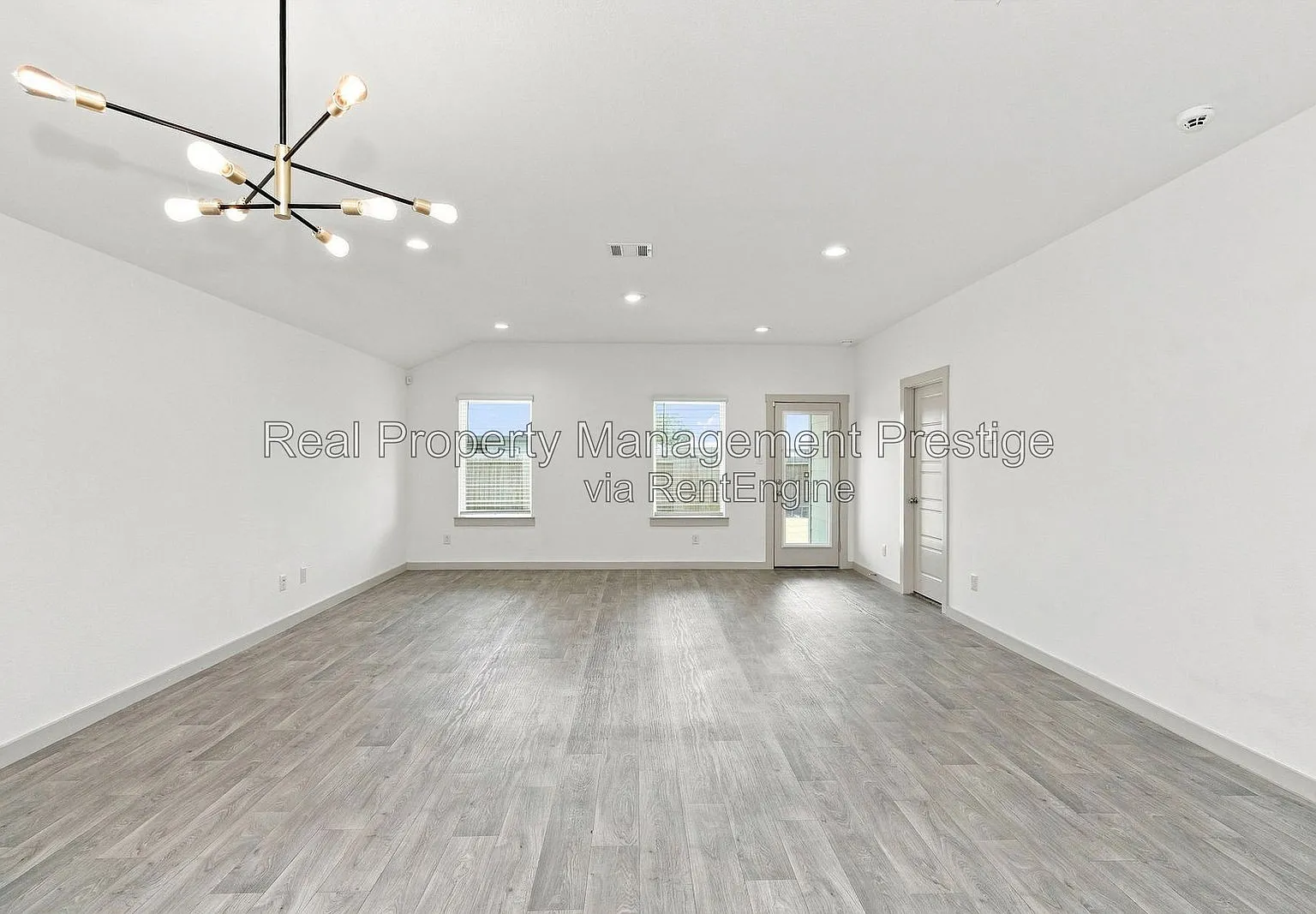 4 bed, 2.0 bath, 2031 sqft, $2,500 — Photo 3