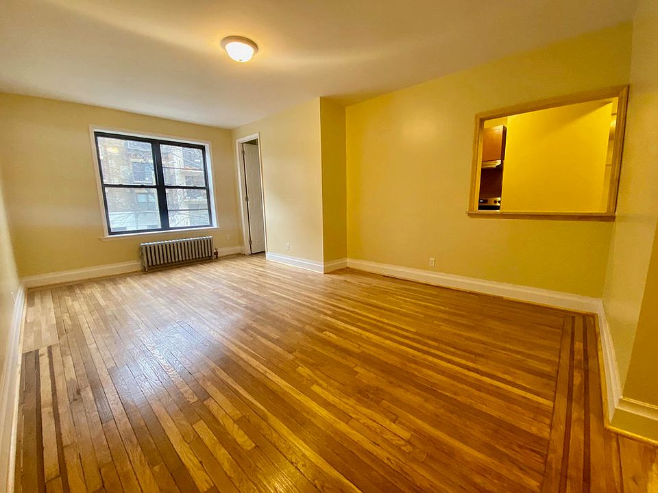 1st image of 520 Lincoln Pl APT 2A