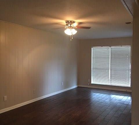 3rd image of 4808 Ira St