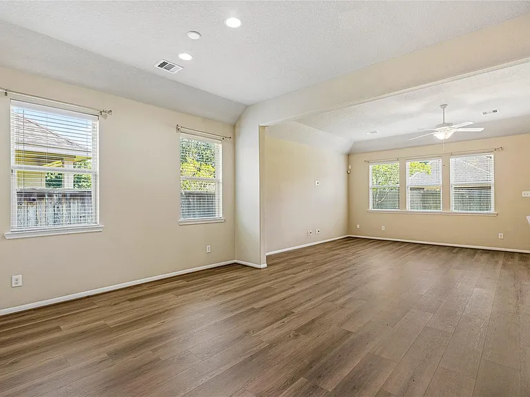 39 Butternut Grove Pl — Photo 11