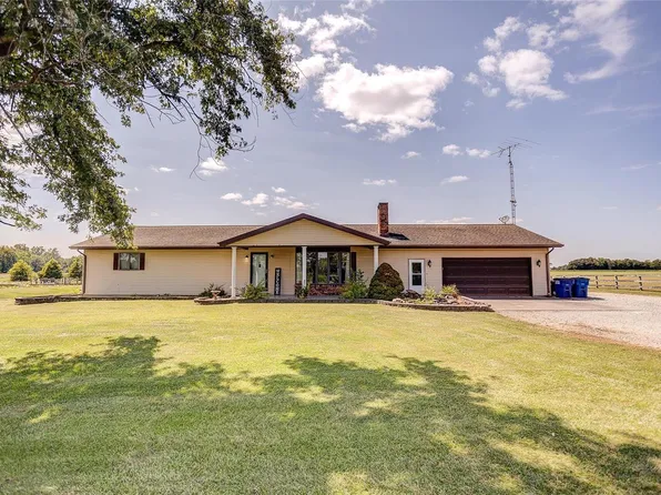 3731 Hitt Rd, Tamaroa, IL 62888
