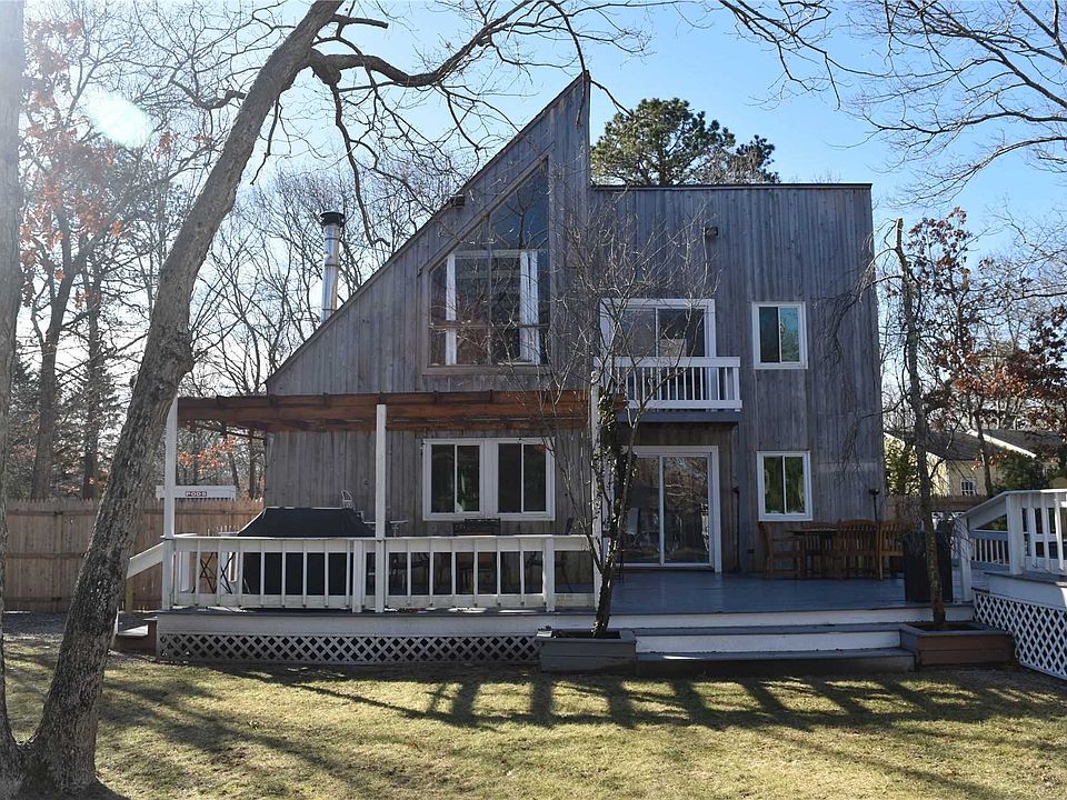 1st image of 14 Chestnut Ln