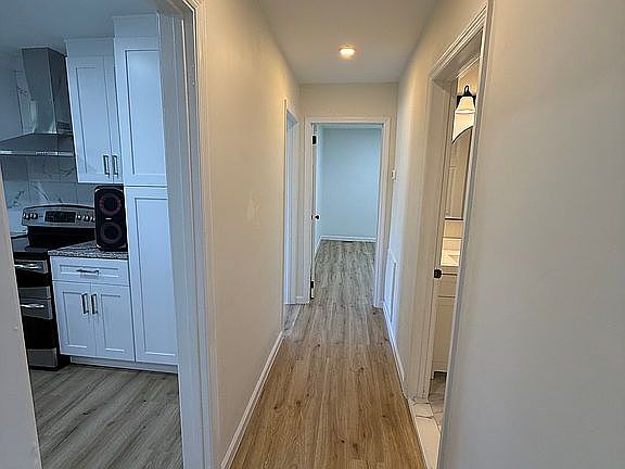 4th image of 851 Belcher Rd