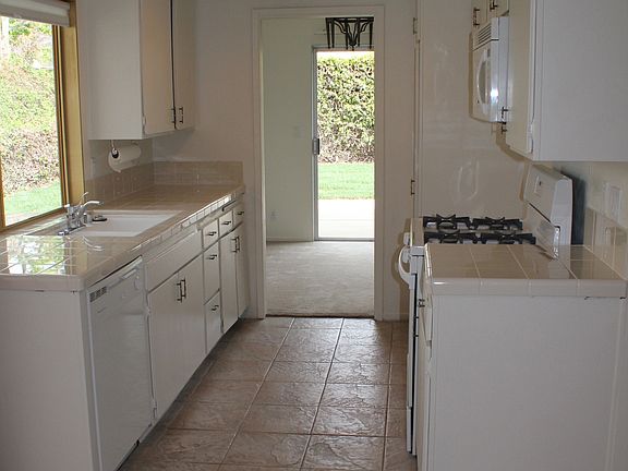 4th image of 369 S Walter Ave