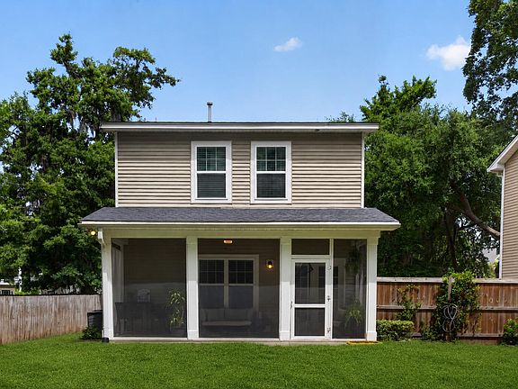 3rd image of 1804 Towne St