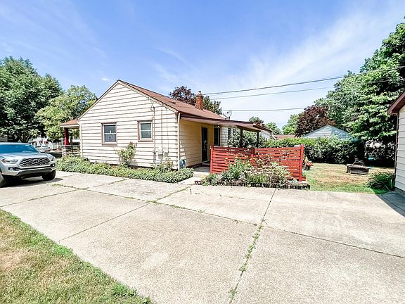 2nd image of 5465 Melody Ln