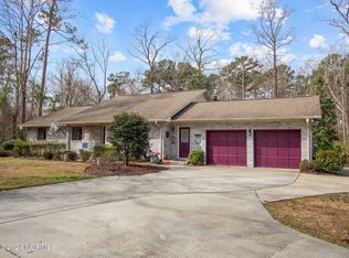 206 Ravenswood Rd, Hampstead, NC 28443