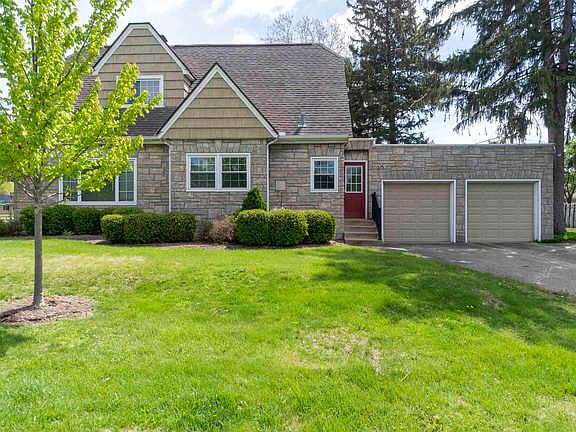 3rd image of 612 W Stratford Dr
